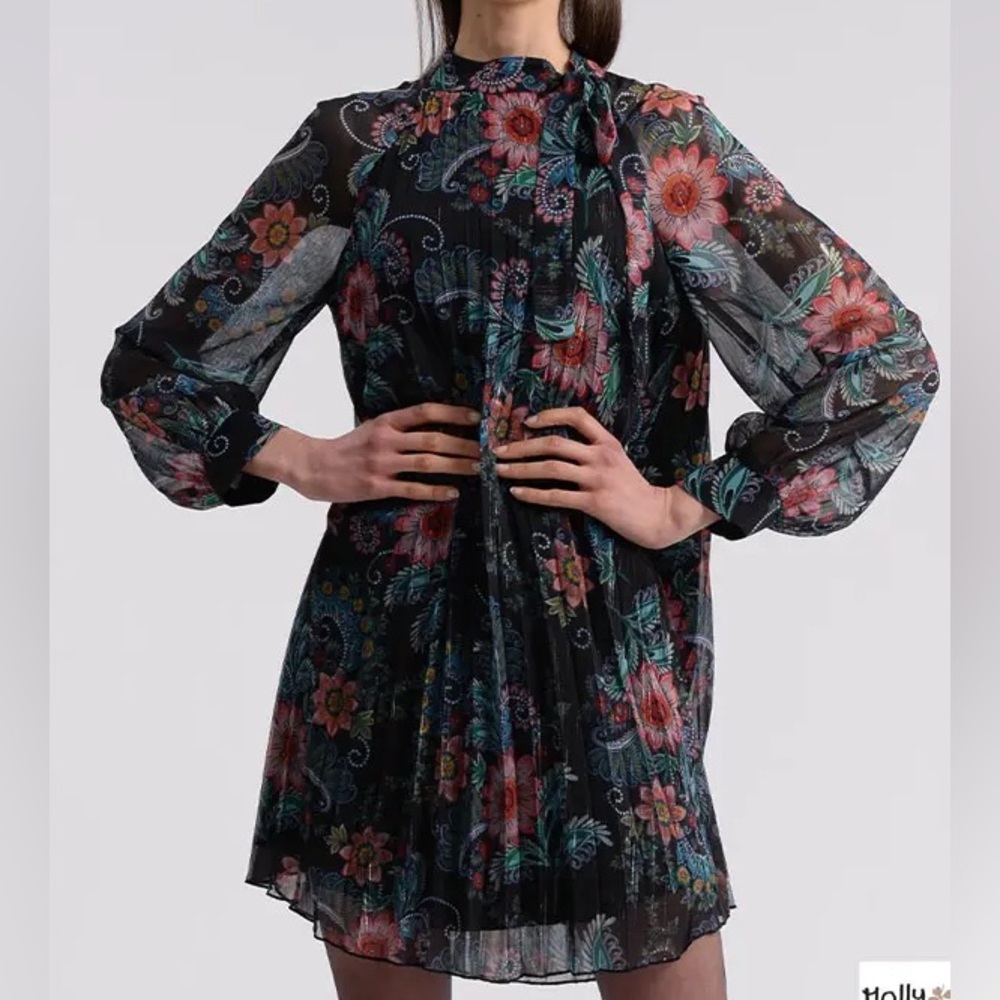 Molly Bracken Floral Long Sleeve Dress
